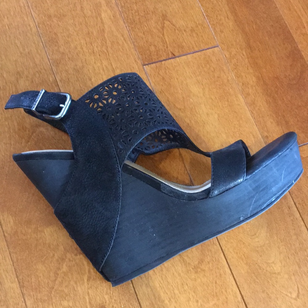 Gianni Bini size 7 black leather stacked wedge heels.
